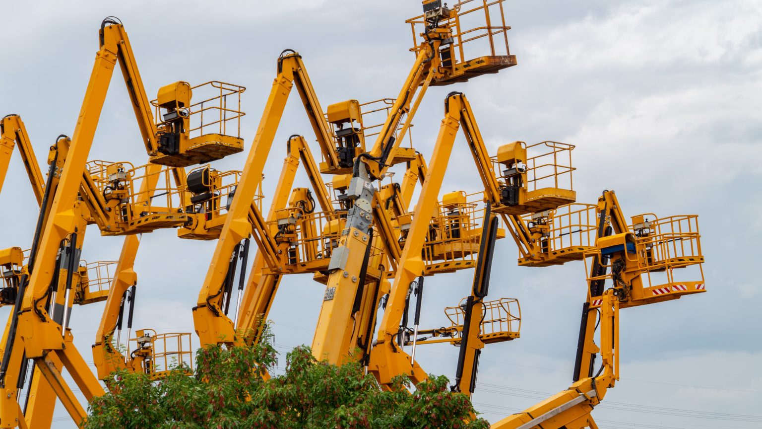 Top Manlift Hazards to Be Aware and Promote Safety ALC